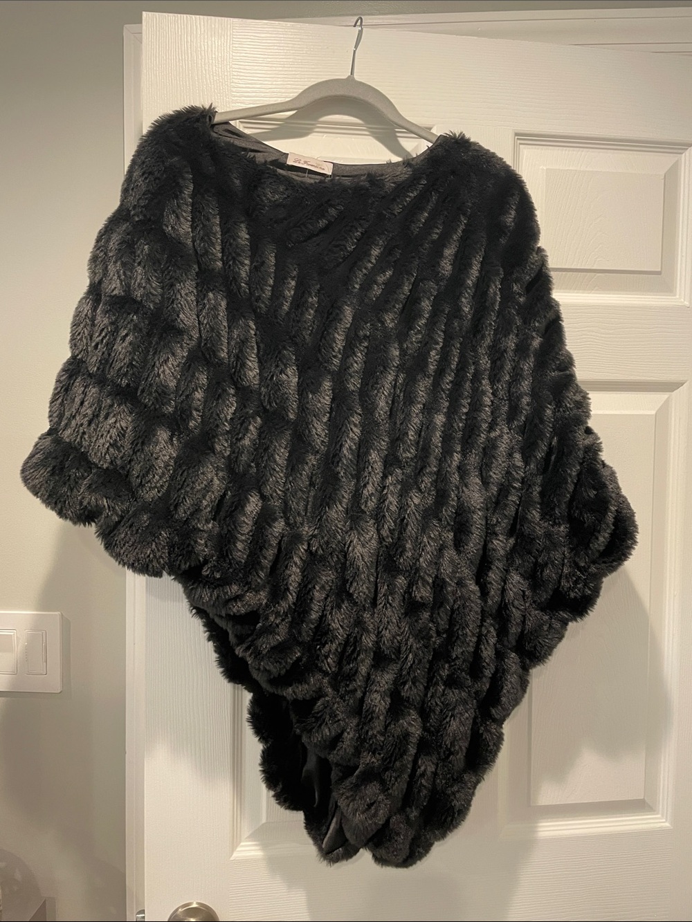 La Fiorentina Black Faux Fur Poncho